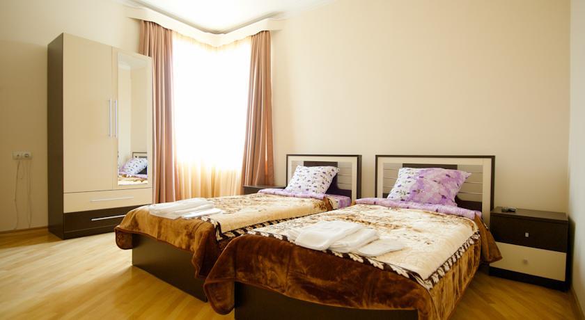 Europa+T Hotel Tbilisi Rom bilde