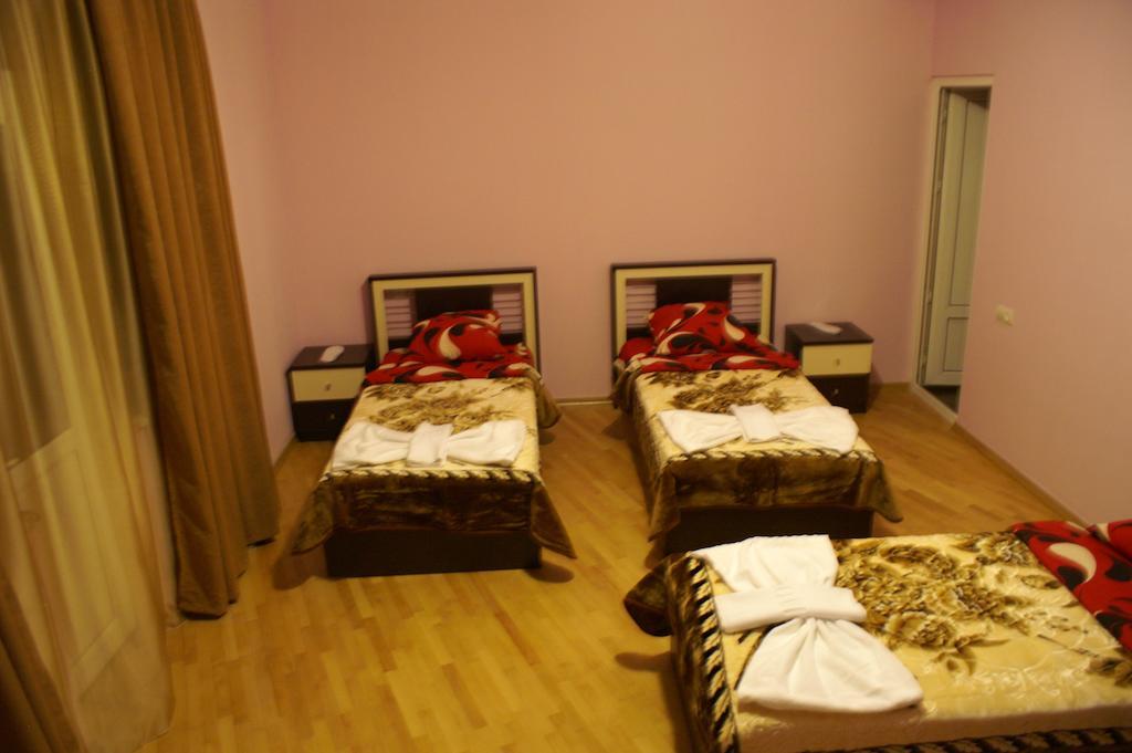 Europa+T Hotel Tbilisi Rom bilde