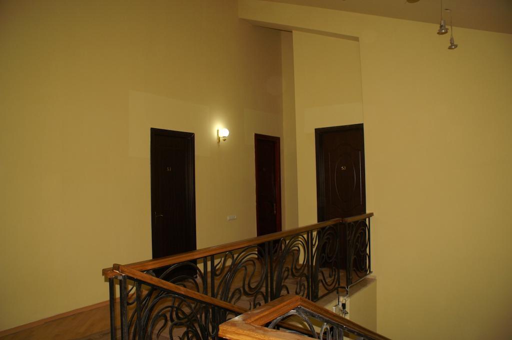 Europa+T Hotel Tbilisi Rom bilde