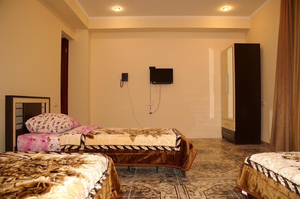 Europa+T Hotel Tbilisi Rom bilde